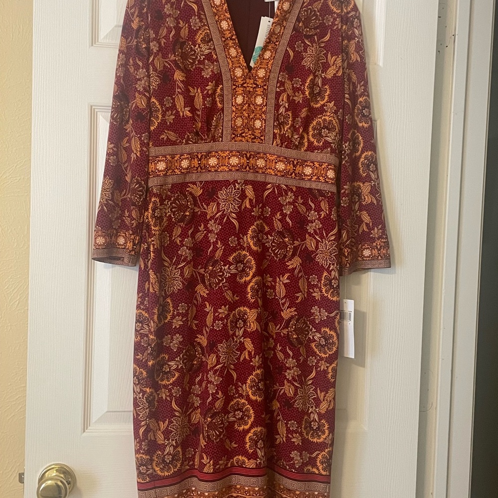 Elegant Burgundy Floral Long Sleeve Dress